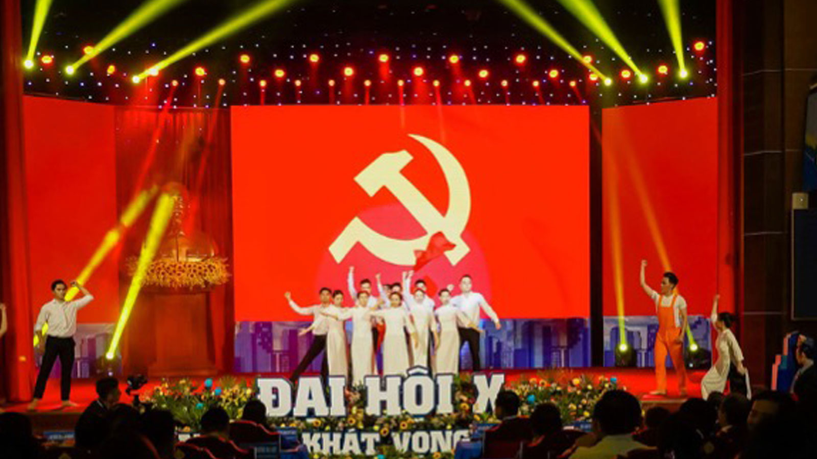 Sản xuất truyền thông